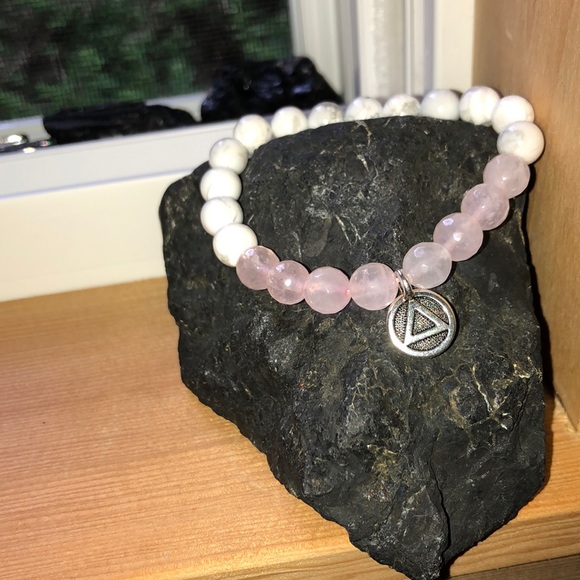 • Love & Patience • Howlite + Rose Quartz - Picture 2 of 7